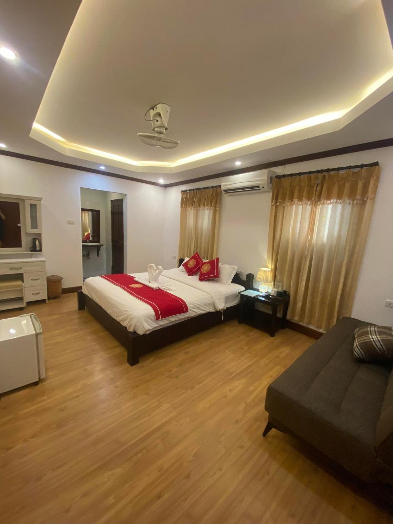 Golden Lotus Boutique Hotel Луанг Прабанг Екстериор снимка