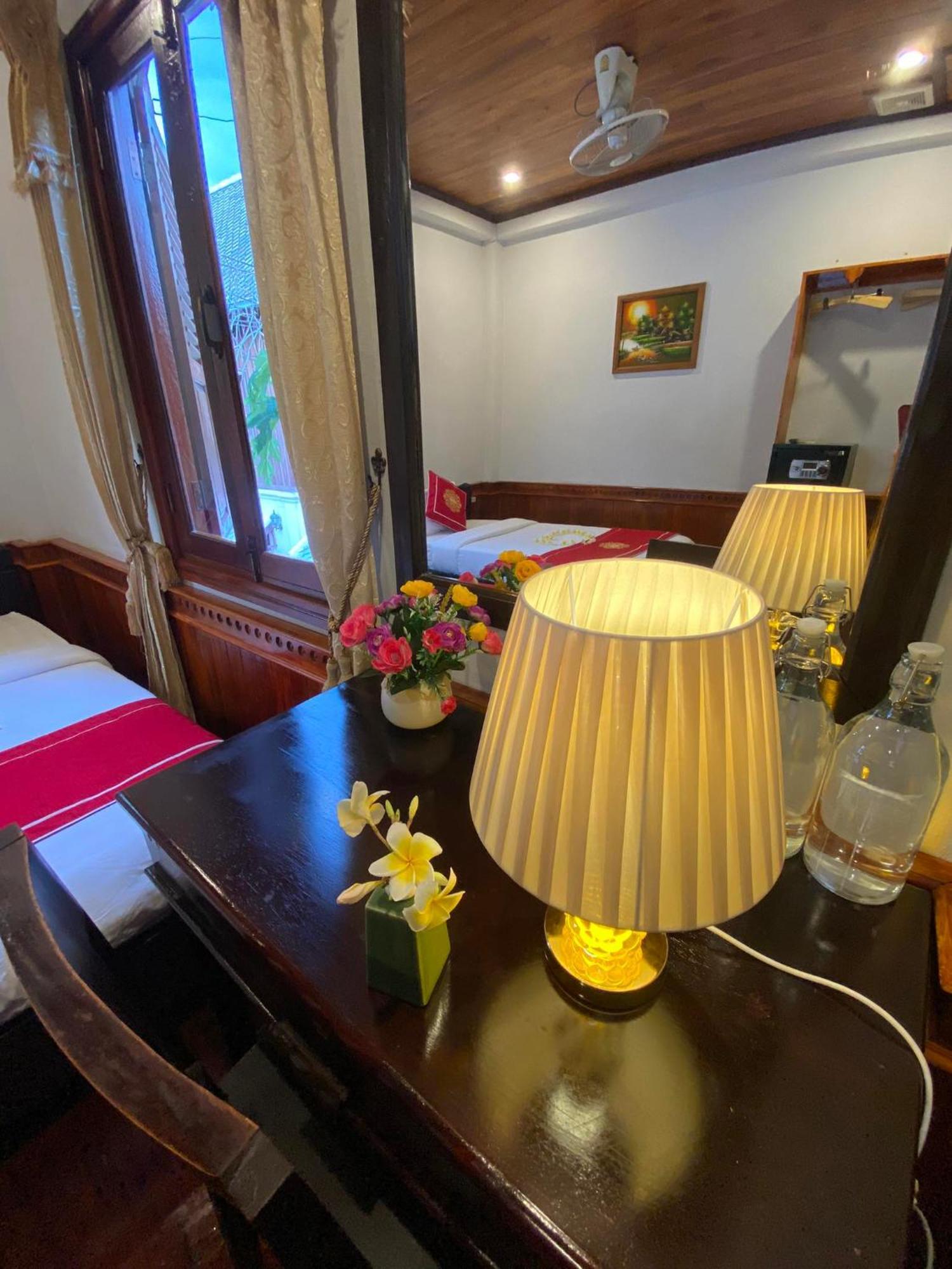Golden Lotus Boutique Hotel Луанг Прабанг Екстериор снимка