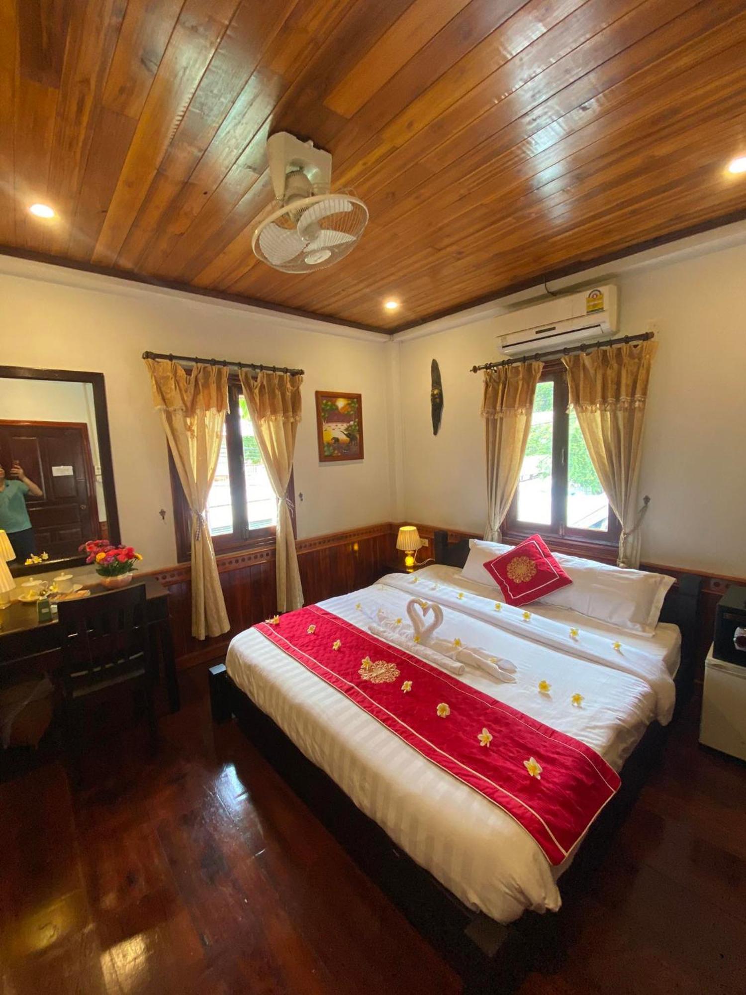 Golden Lotus Boutique Hotel Луанг Прабанг Екстериор снимка
