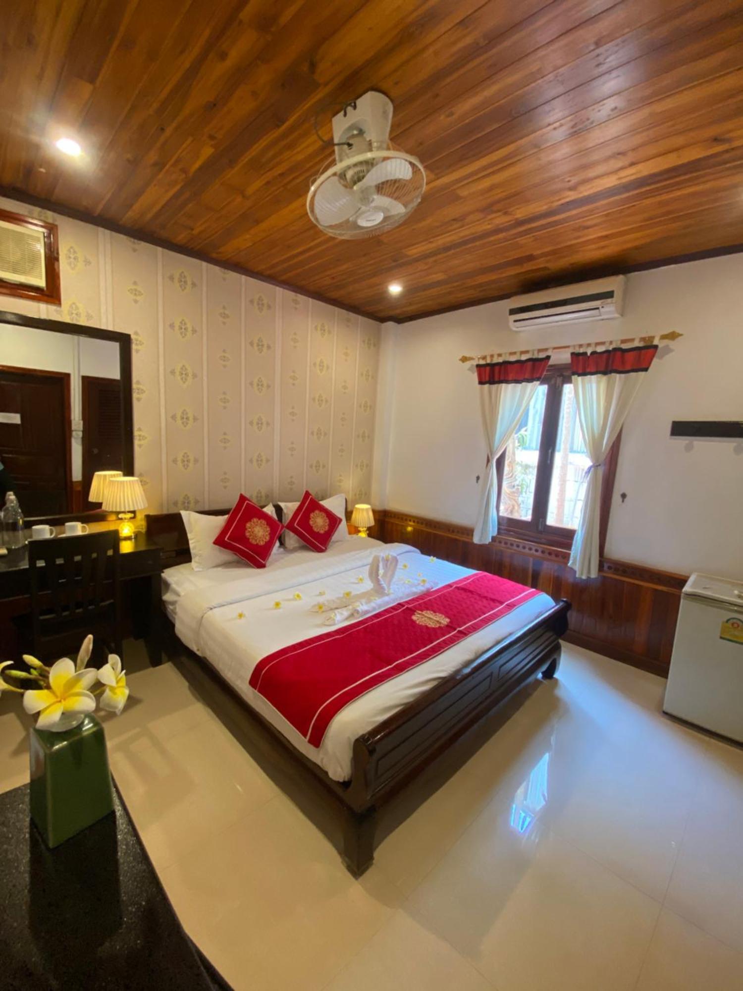 Golden Lotus Boutique Hotel Луанг Прабанг Екстериор снимка