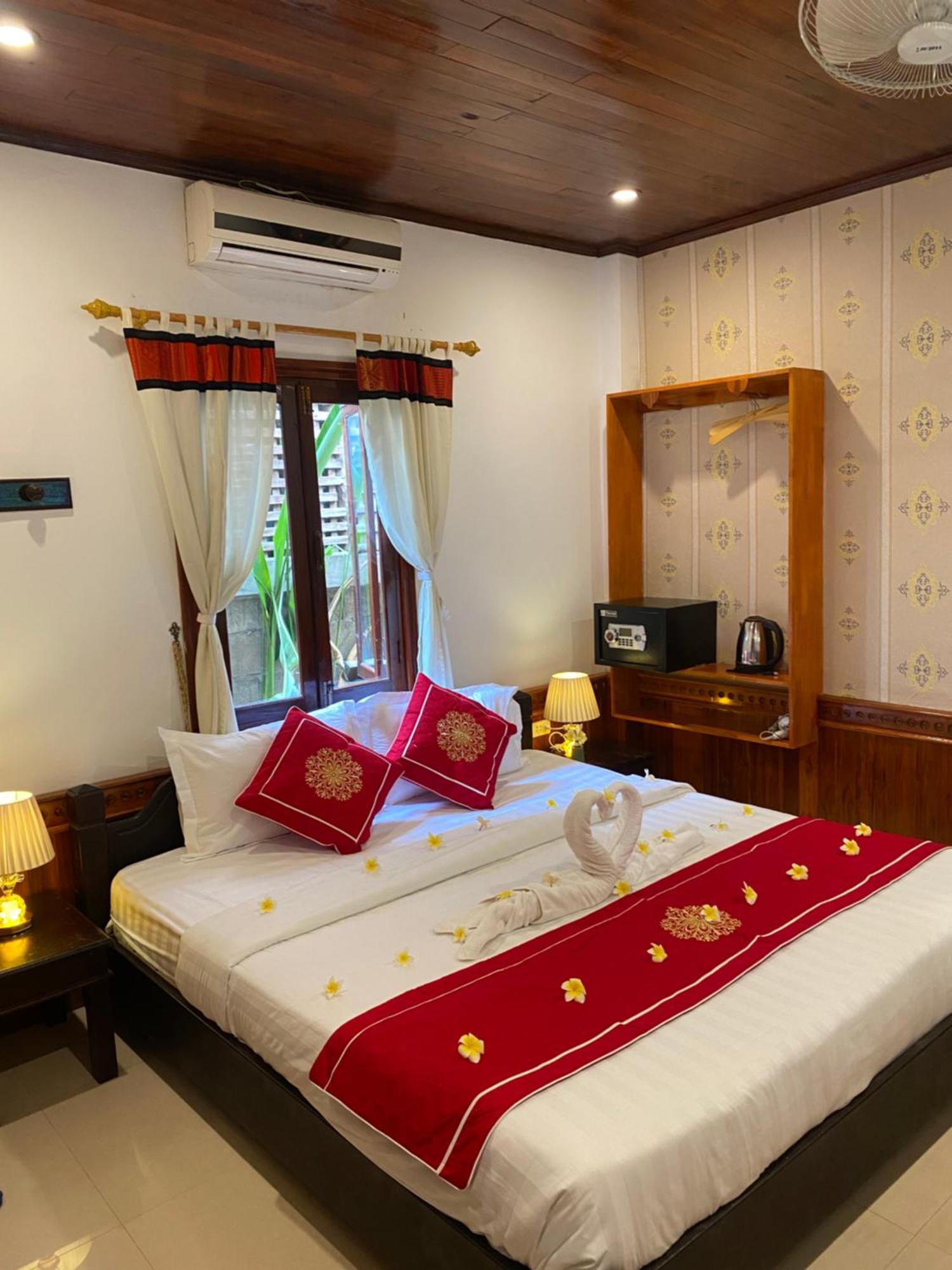 Golden Lotus Boutique Hotel Луанг Прабанг Екстериор снимка
