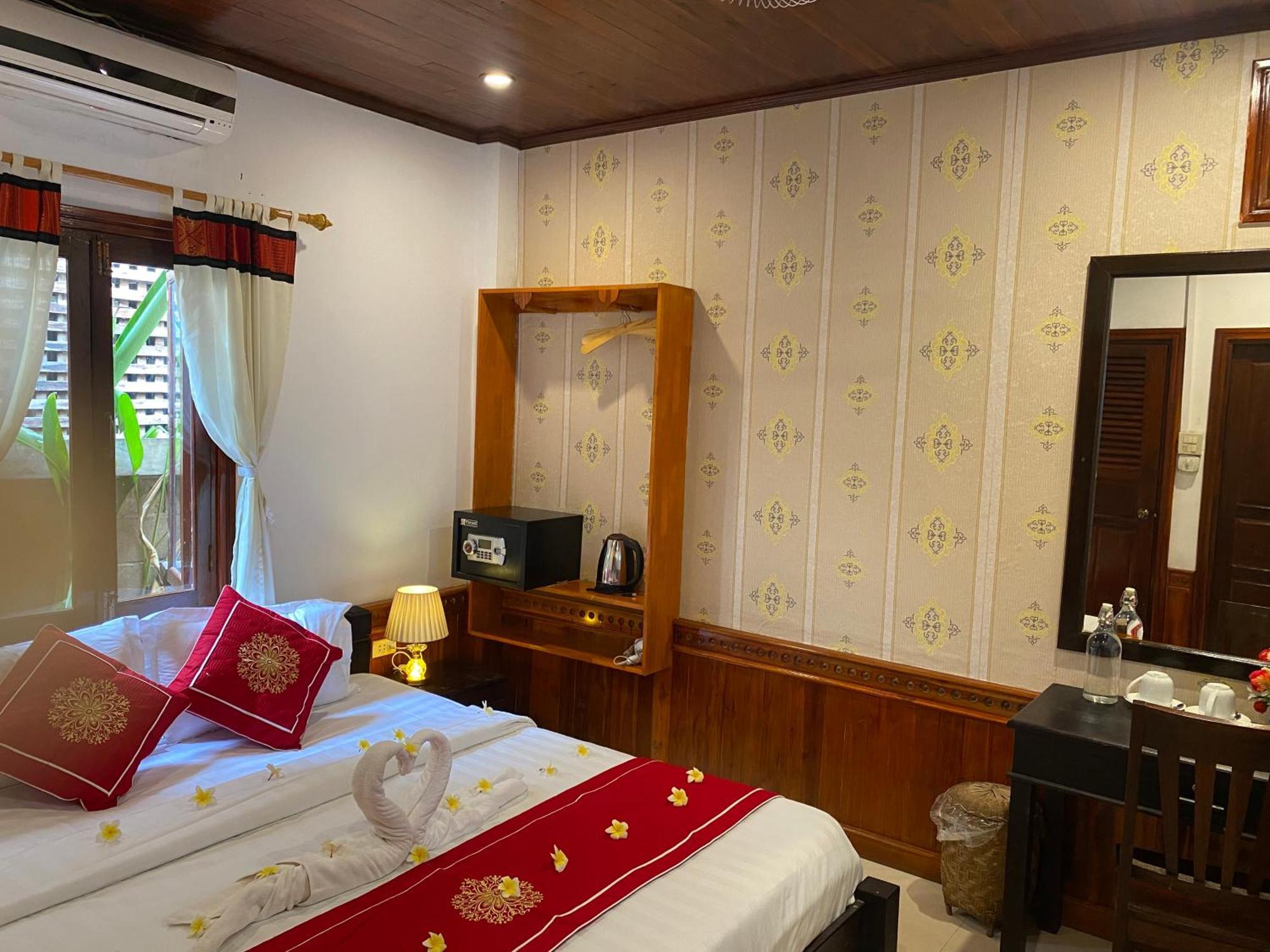Golden Lotus Boutique Hotel Луанг Прабанг Екстериор снимка