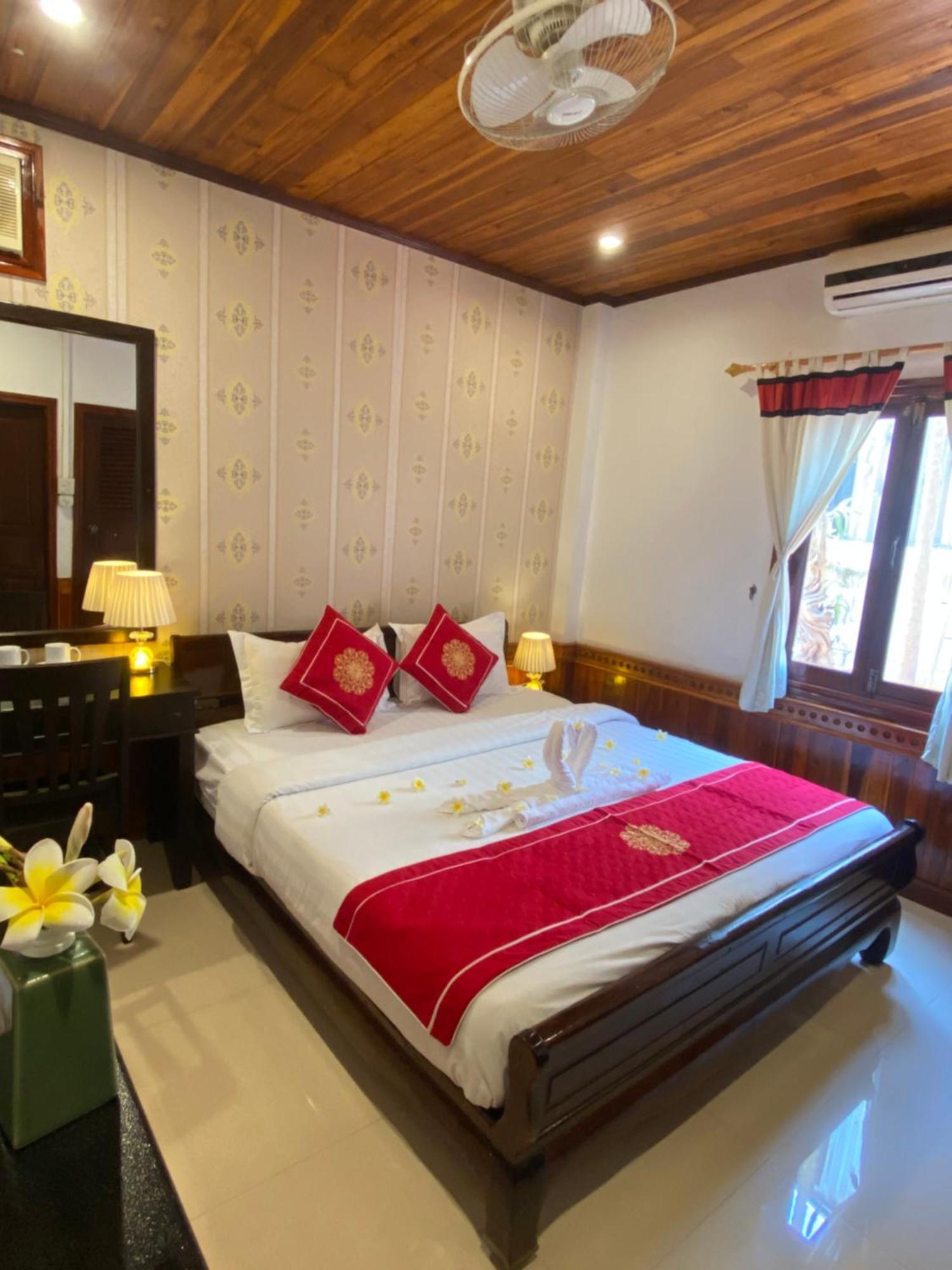 Golden Lotus Boutique Hotel Луанг Прабанг Екстериор снимка